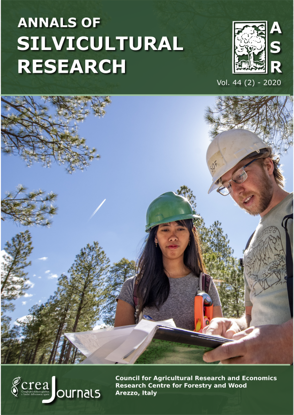 Cover picture: NAU Forestry students. By Geofflambeth